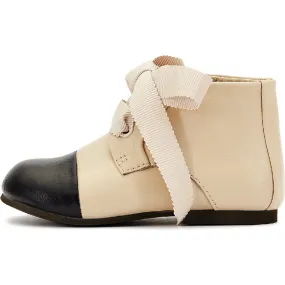 Age of Innocence Jane Boot, Beige/Black