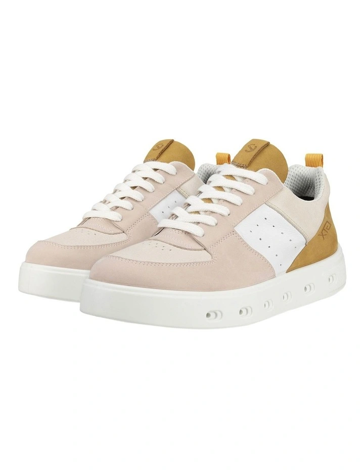 Street 720 Sneaker in Pink